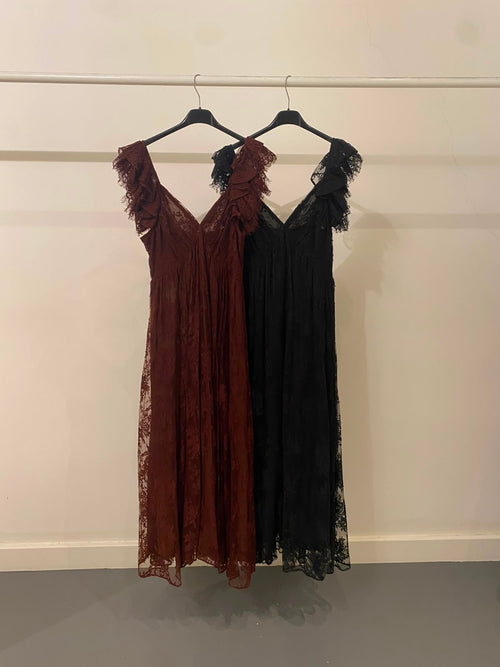 Vestito lungo scollo V pizzo