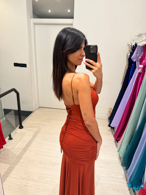 Vestito lungo arricciato con incrocio schiena