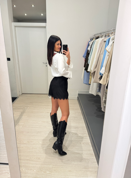 Shorts cintura e pizzo